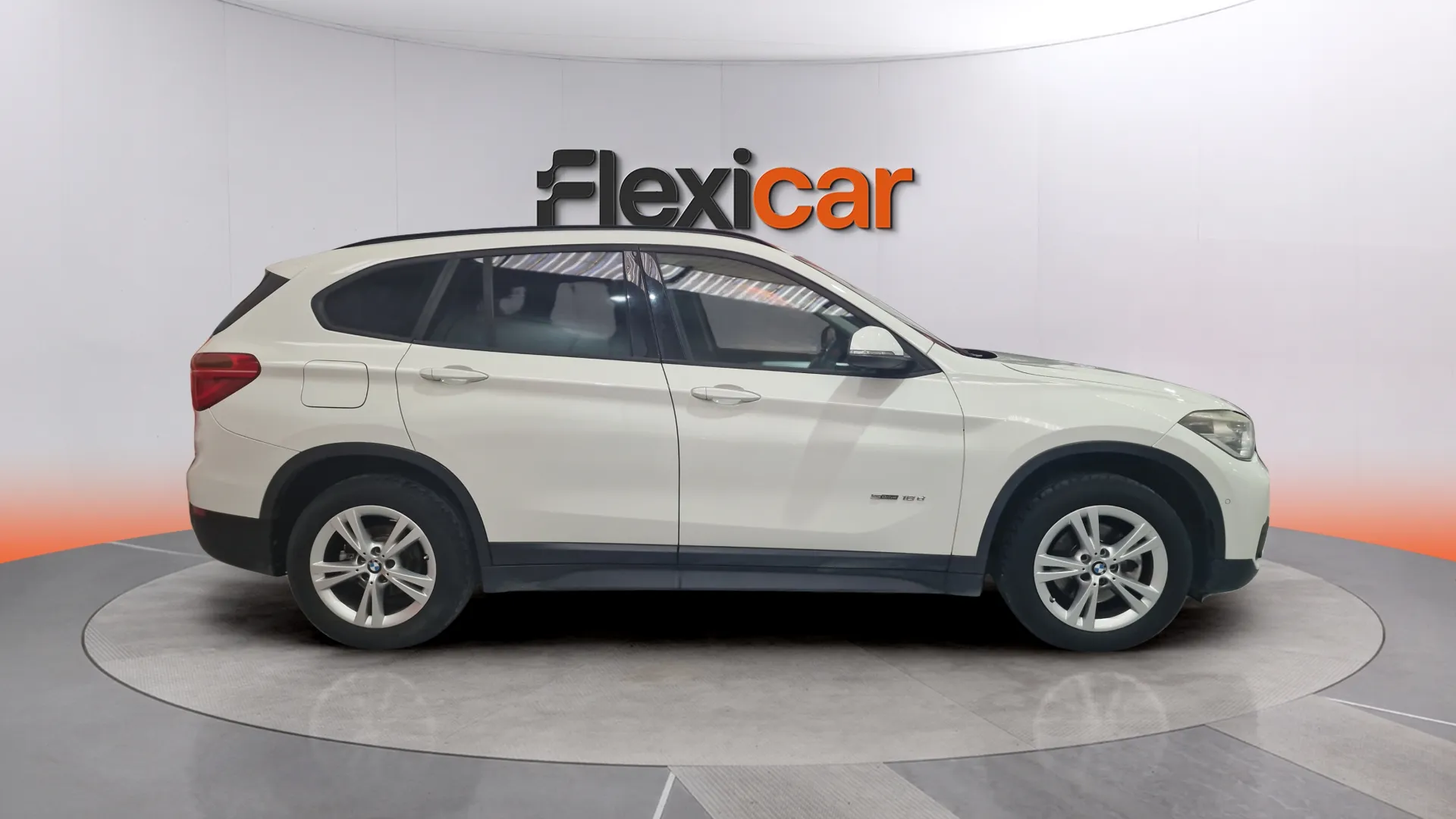 BMW X1 sDrive18d - foto 3