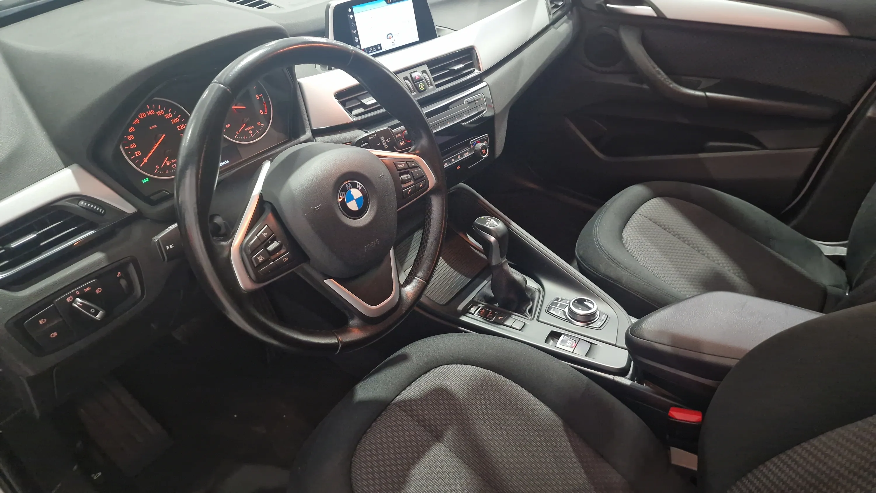 BMW X1 sDrive18d - foto 12