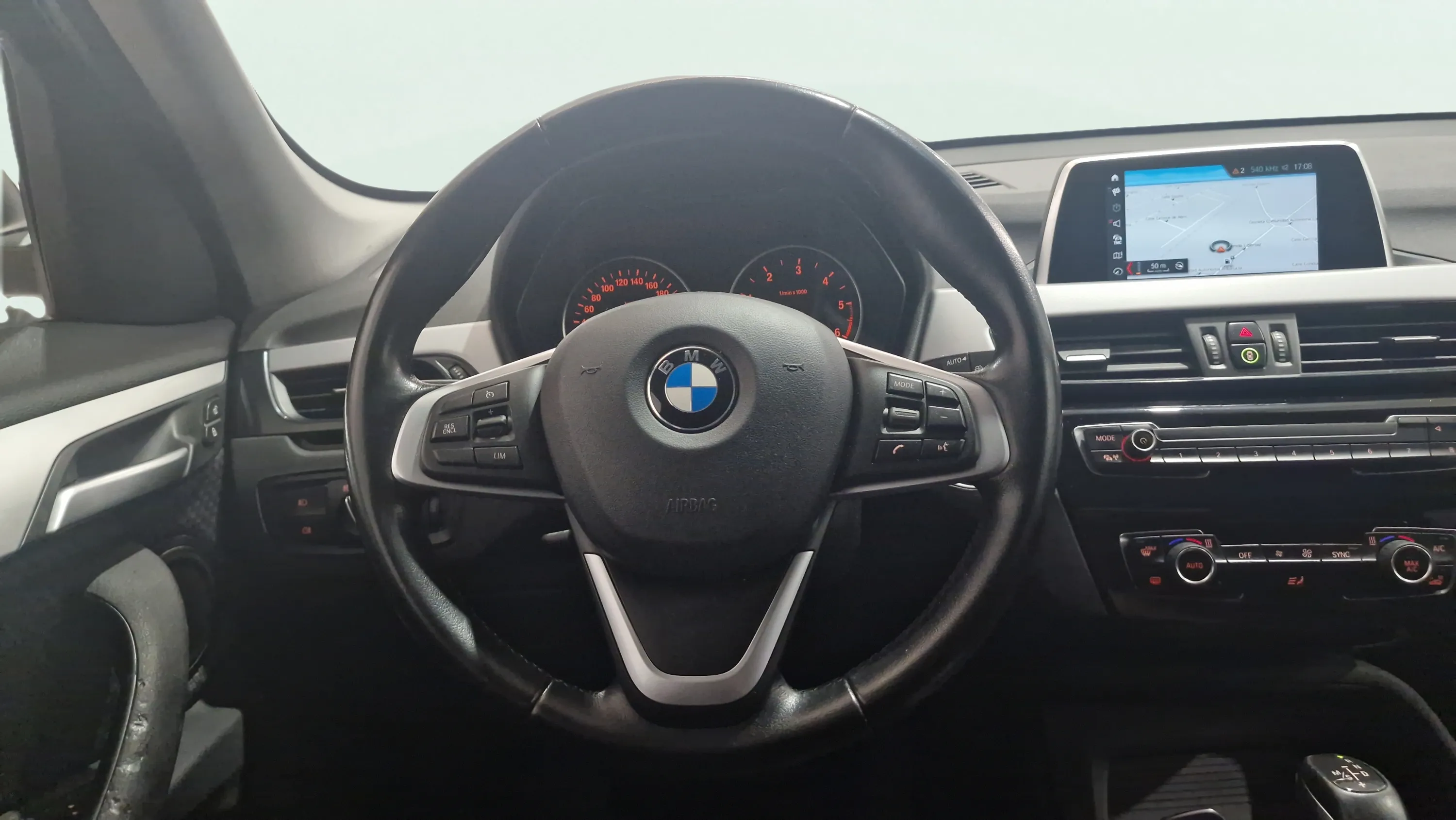BMW X1 sDrive18d - foto 9