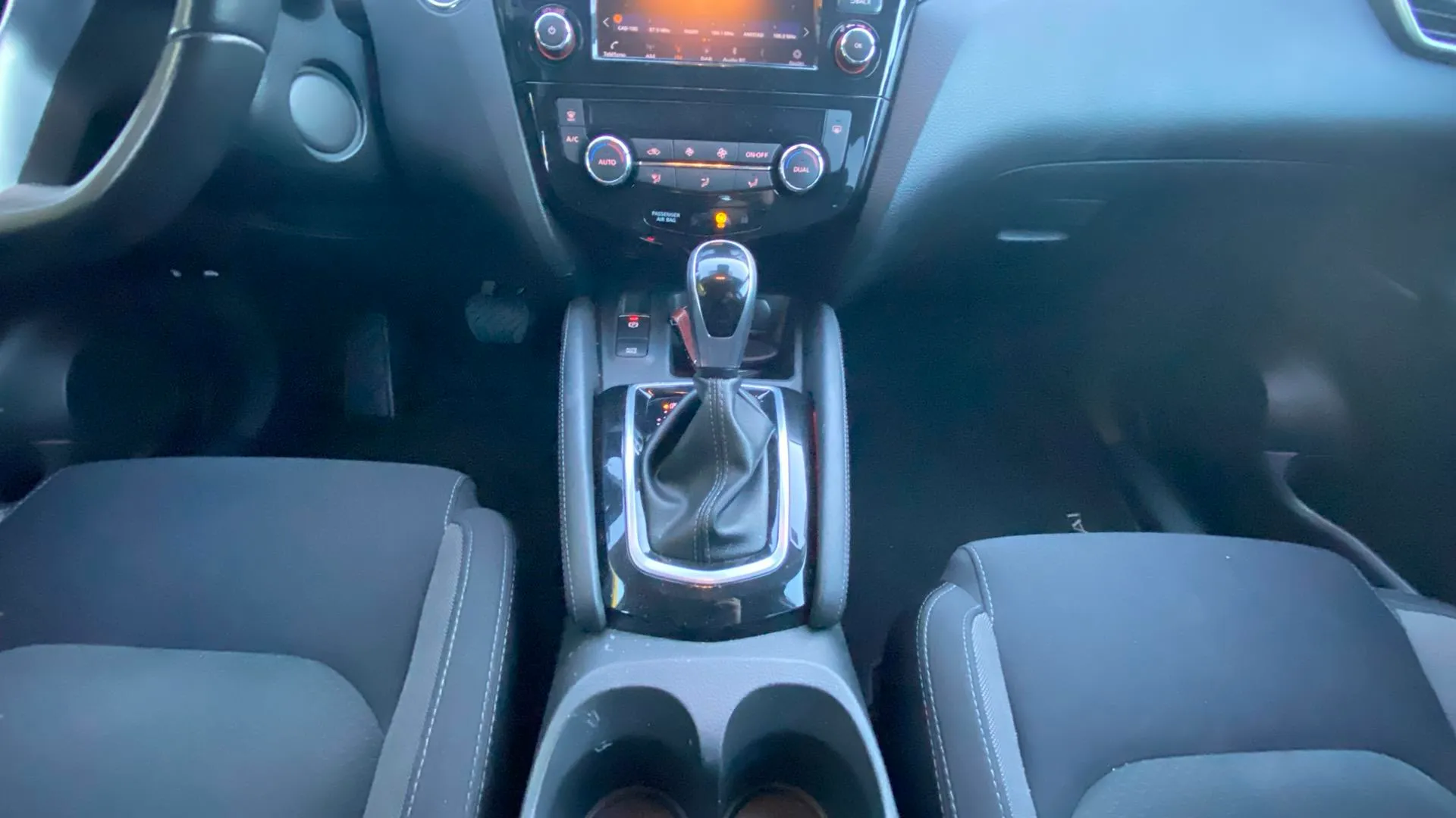 Nissan Qashqai DIG-T E6D DCT N-Connecta - foto 15