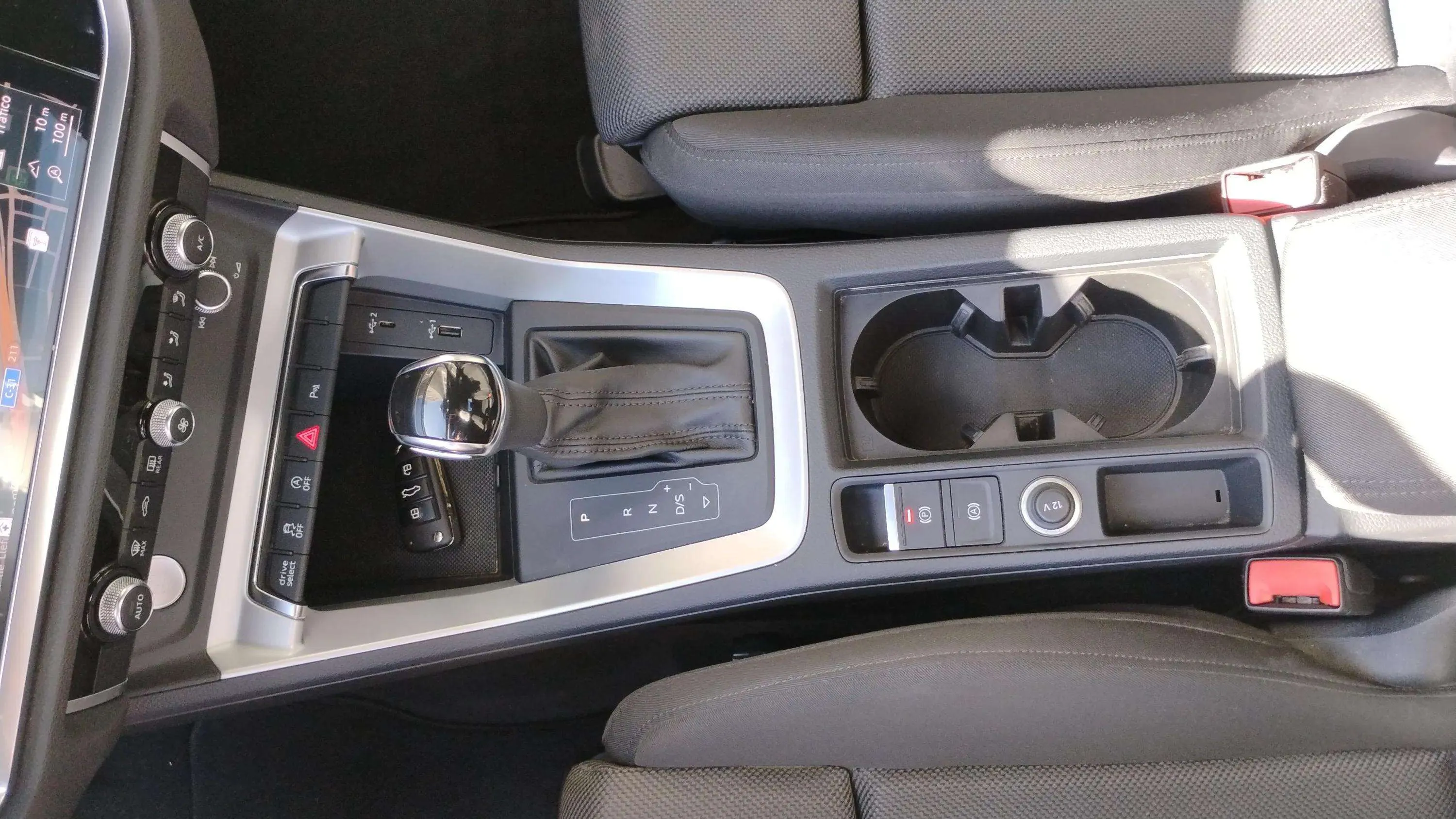 Audi Q3 40 TDI S tronic quattro S Line - foto 18