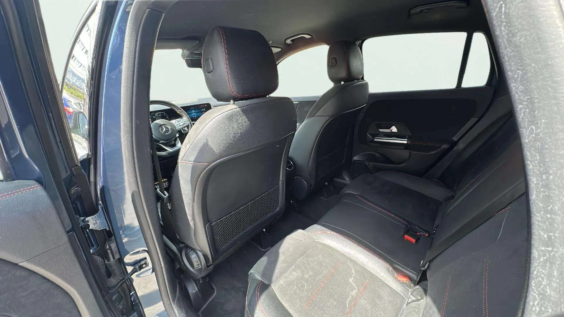 Mercedes-Benz GLA 200 D - foto 14