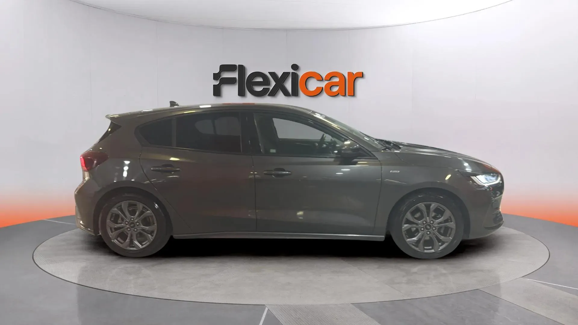 Ford Focus 1.0 EcoBoost MHEV ST-Line - foto 2