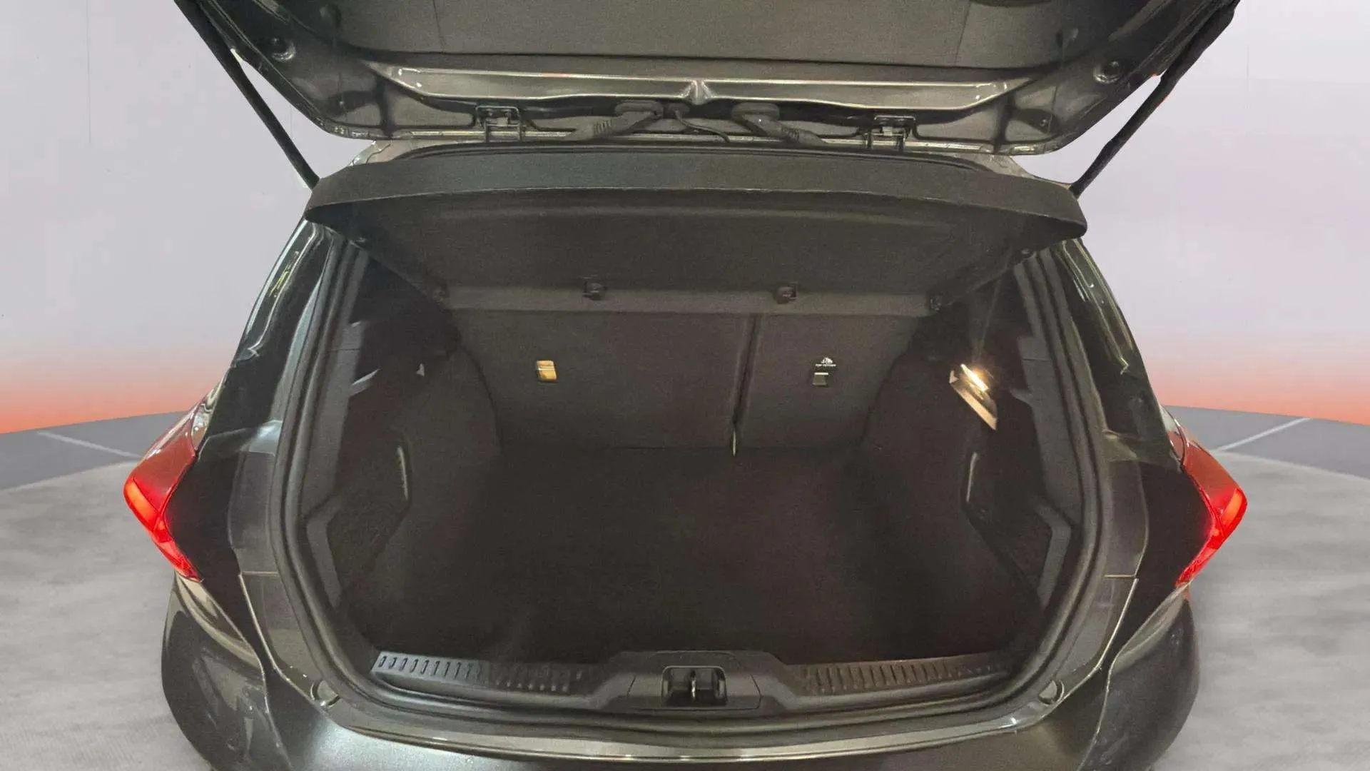 Ford Focus 1.0 EcoBoost MHEV ST-Line - foto 13