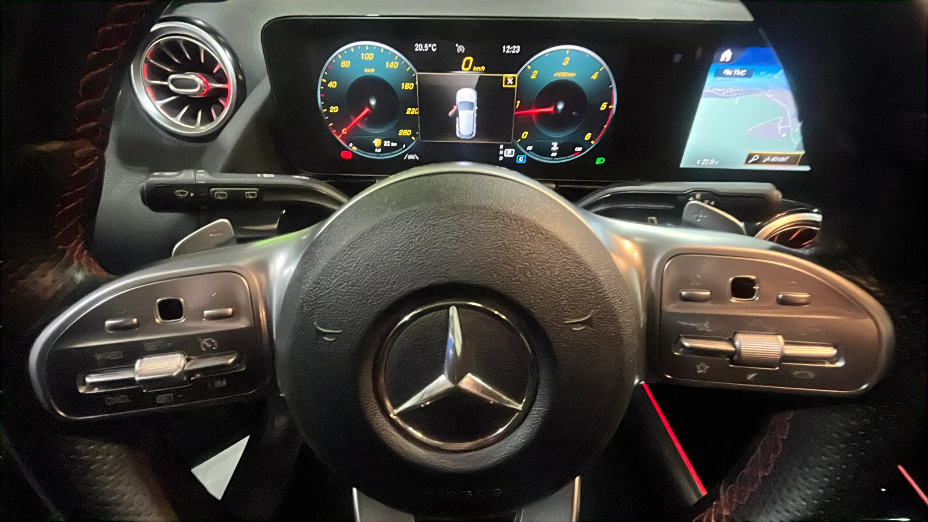 Mercedes-Benz GLA 200 D - foto 13