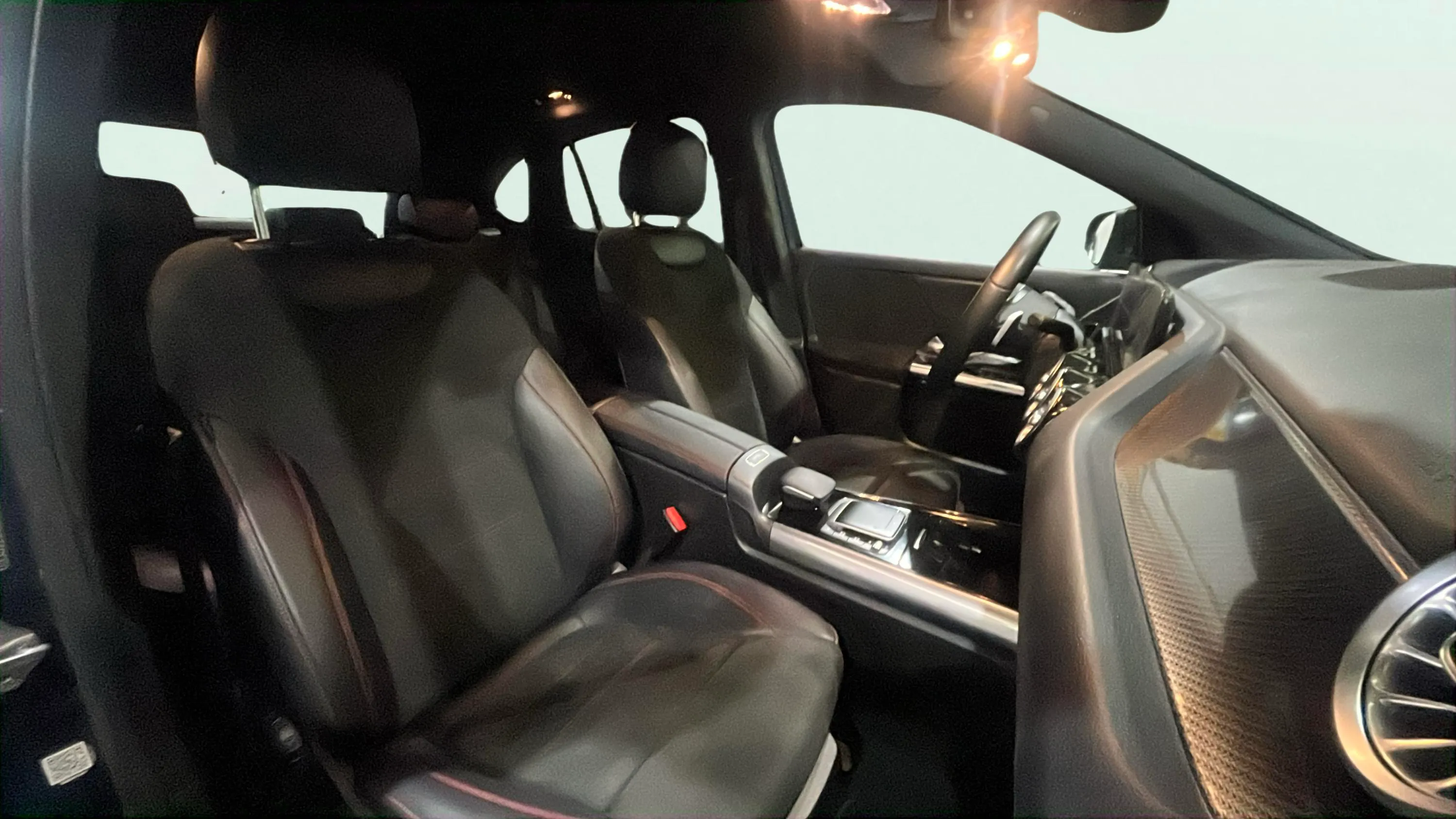 Mercedes-Benz GLA 200 D - foto 17