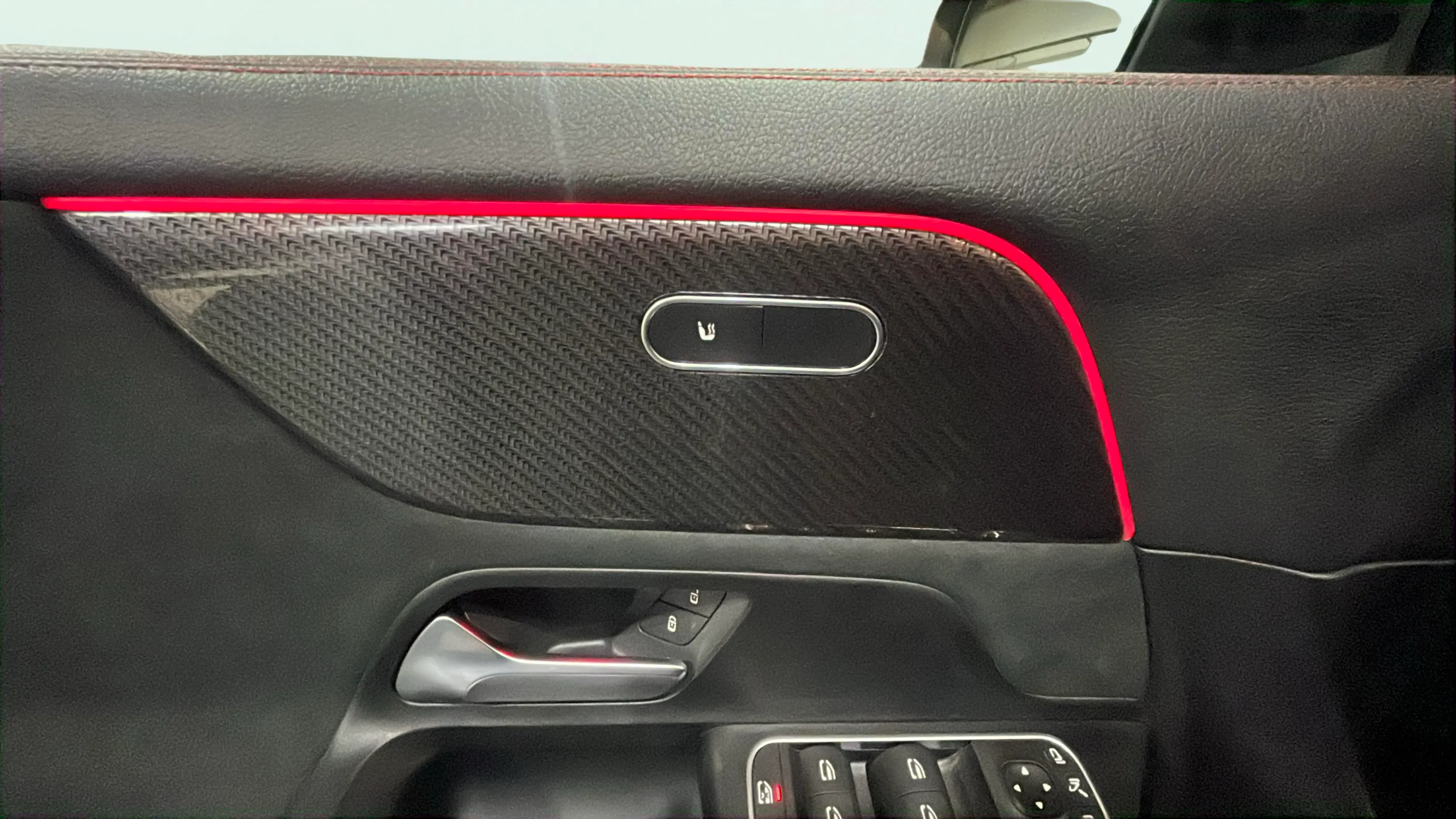Mercedes-Benz GLA 200 D - foto 20