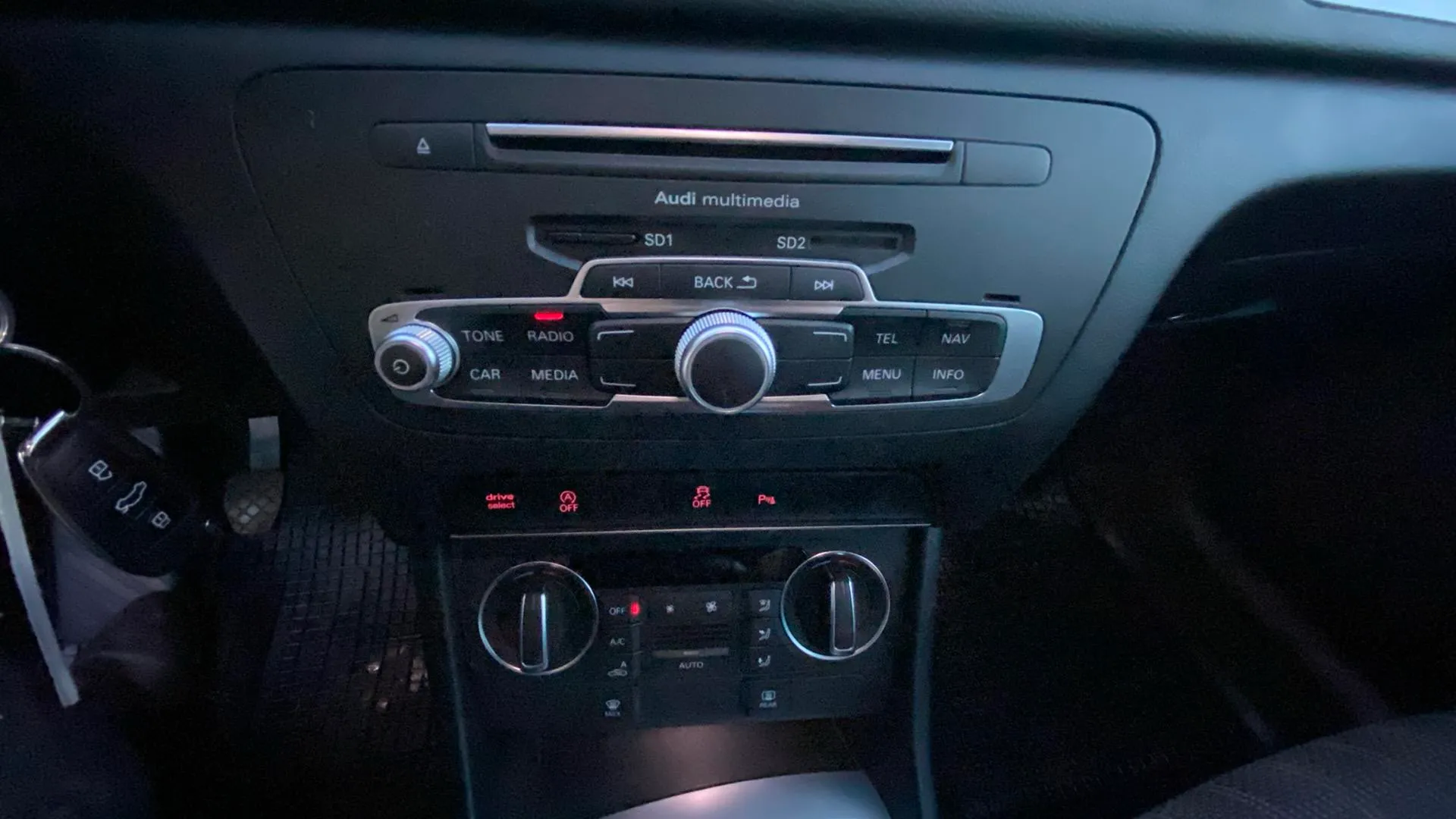 Audi Q3 2.0 TDI - foto 26