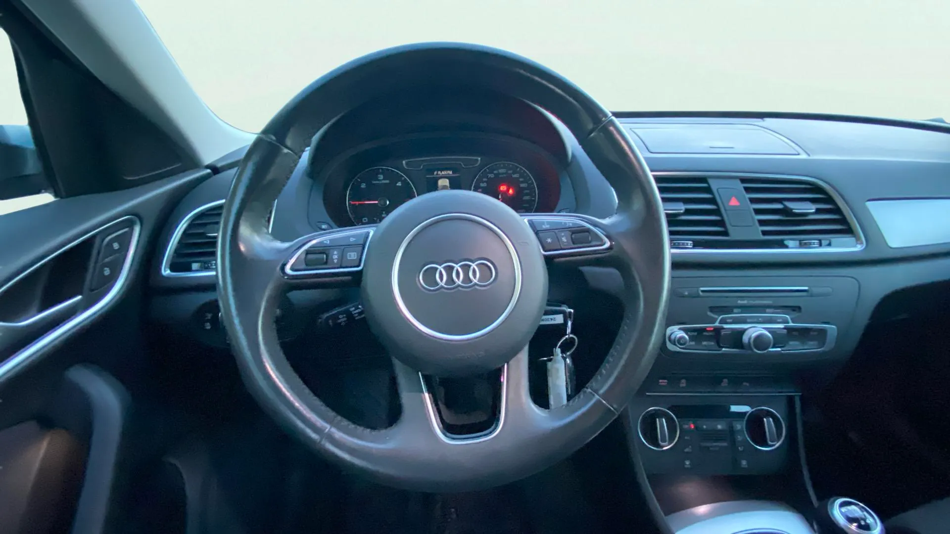 Audi Q3 2.0 TDI - foto 11