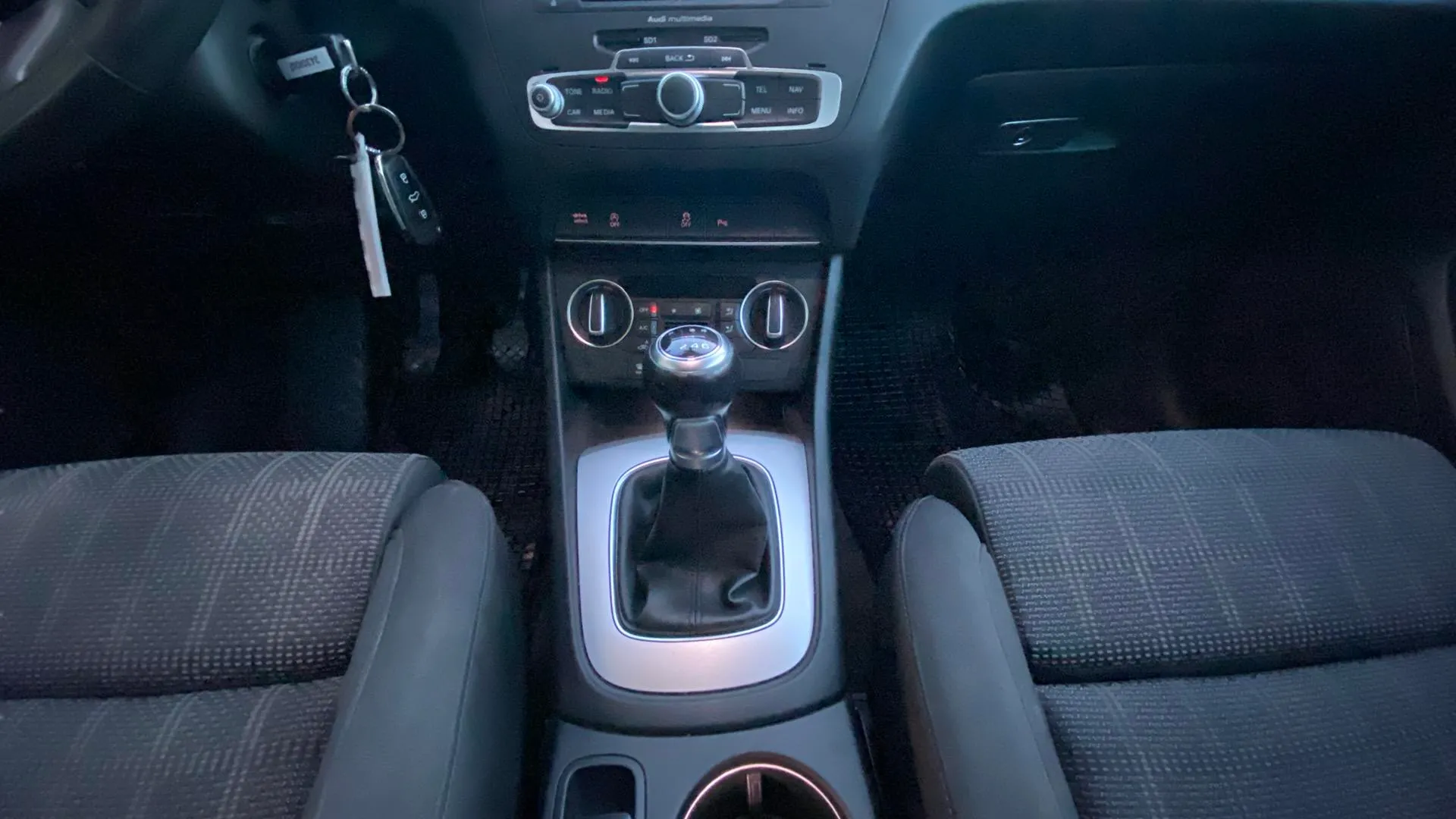 Audi Q3 2.0 TDI - foto 10