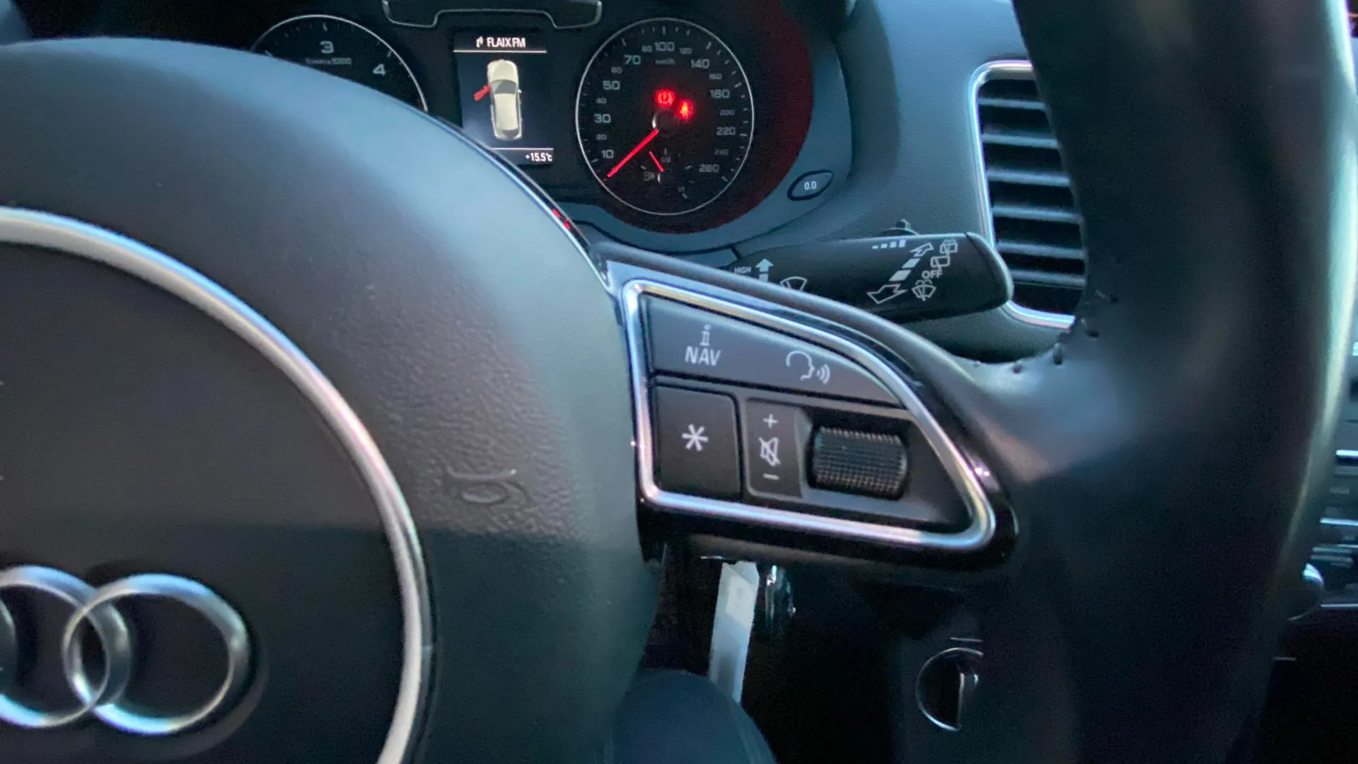 Audi Q3 2.0 TDI - foto 23
