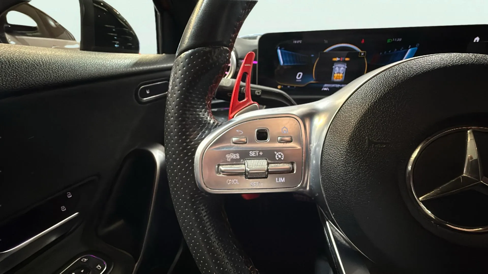 Mercedes-Benz Clase A Mercedes-AMG A 35 4MATIC+ - foto 21