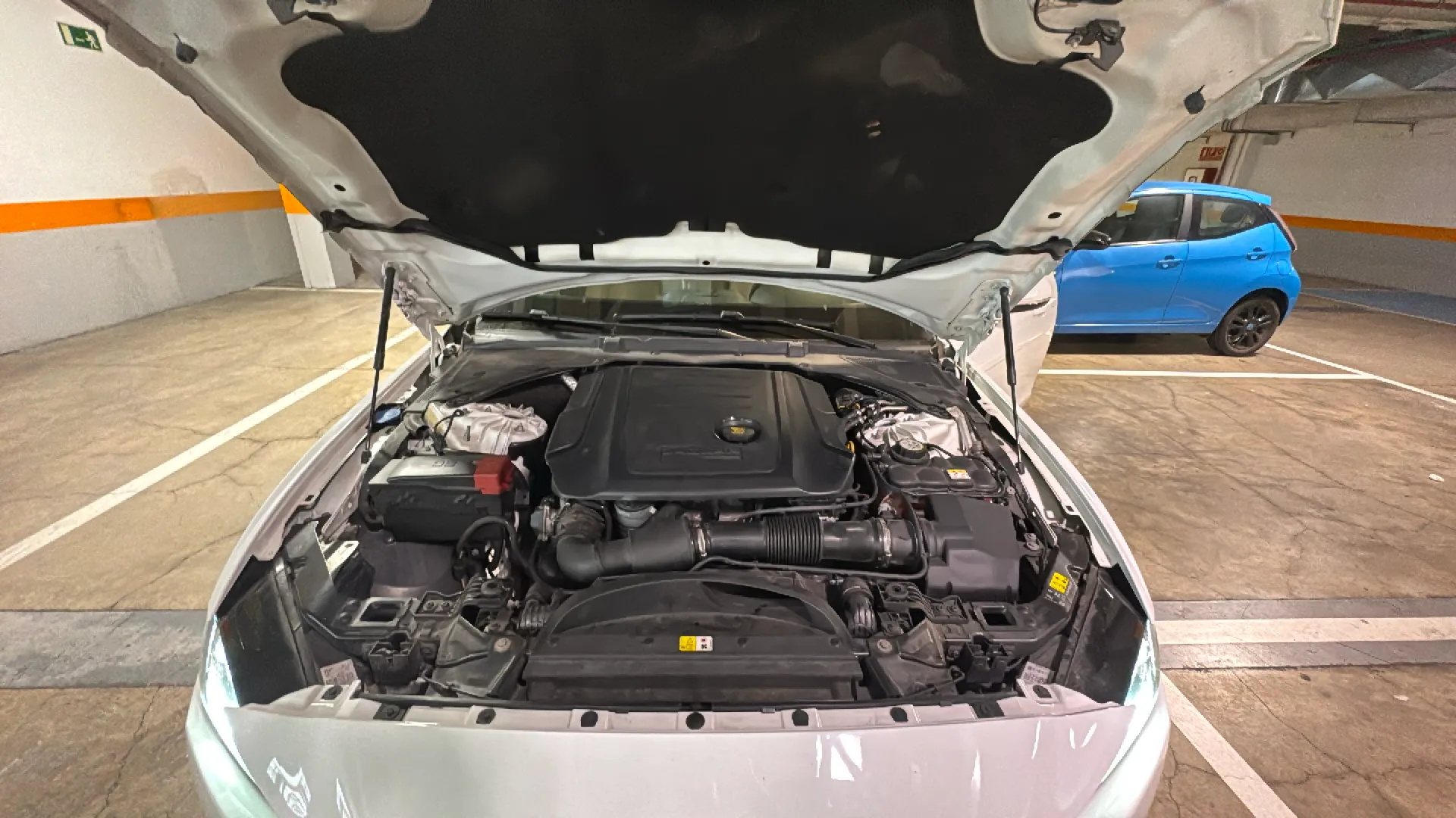 Jaguar XE 2.0 AJ200D Diesel AWD XE Pure - foto 15