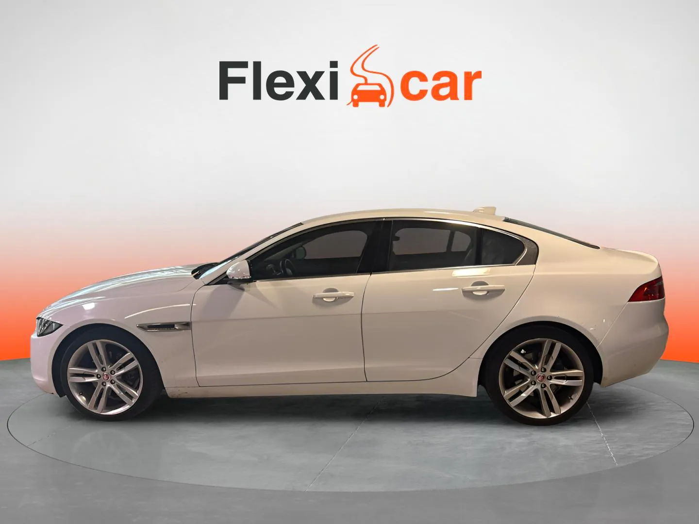 Jaguar XE 2.0 AJ200D Diesel AWD XE Pure - foto 5