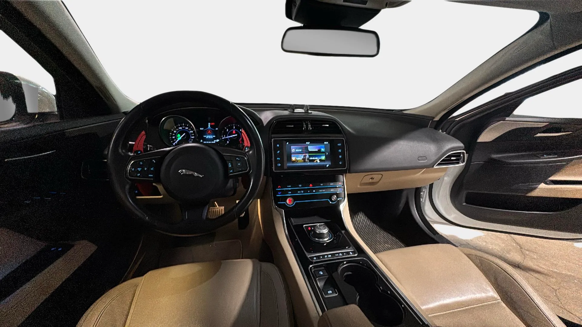 Jaguar XE 2.0 AJ200D Diesel AWD XE Pure - foto 13