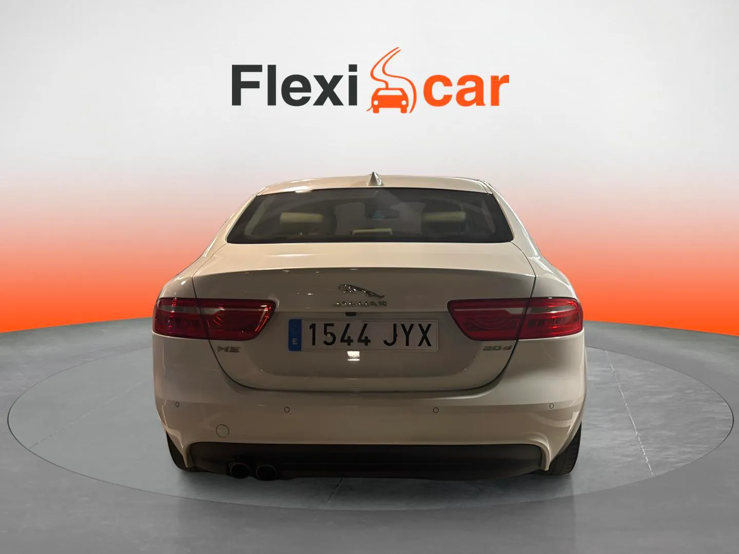 Jaguar XE 2.0 AJ200D Diesel AWD XE Pure - foto 4