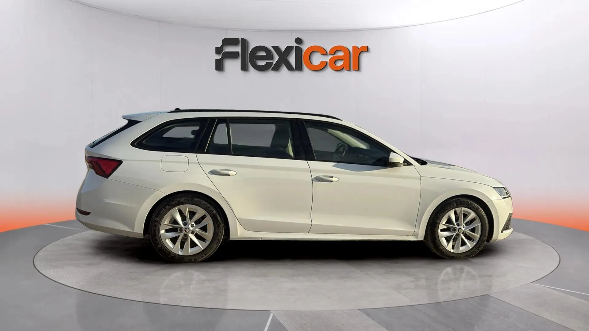 Škoda Octavia Combi 2.0 TDI DSG Ambition - foto 9