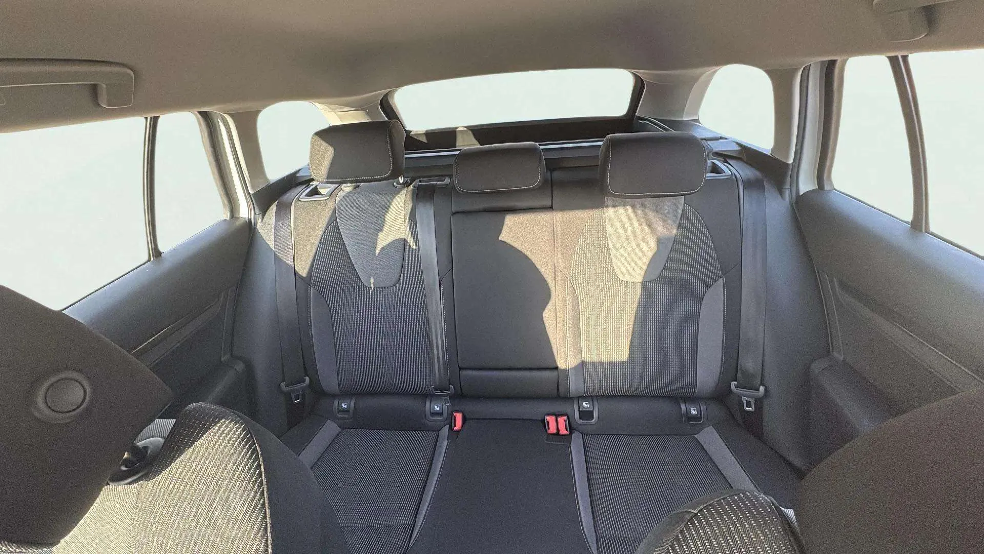 Škoda Octavia Combi 2.0 TDI DSG Ambition - foto 18