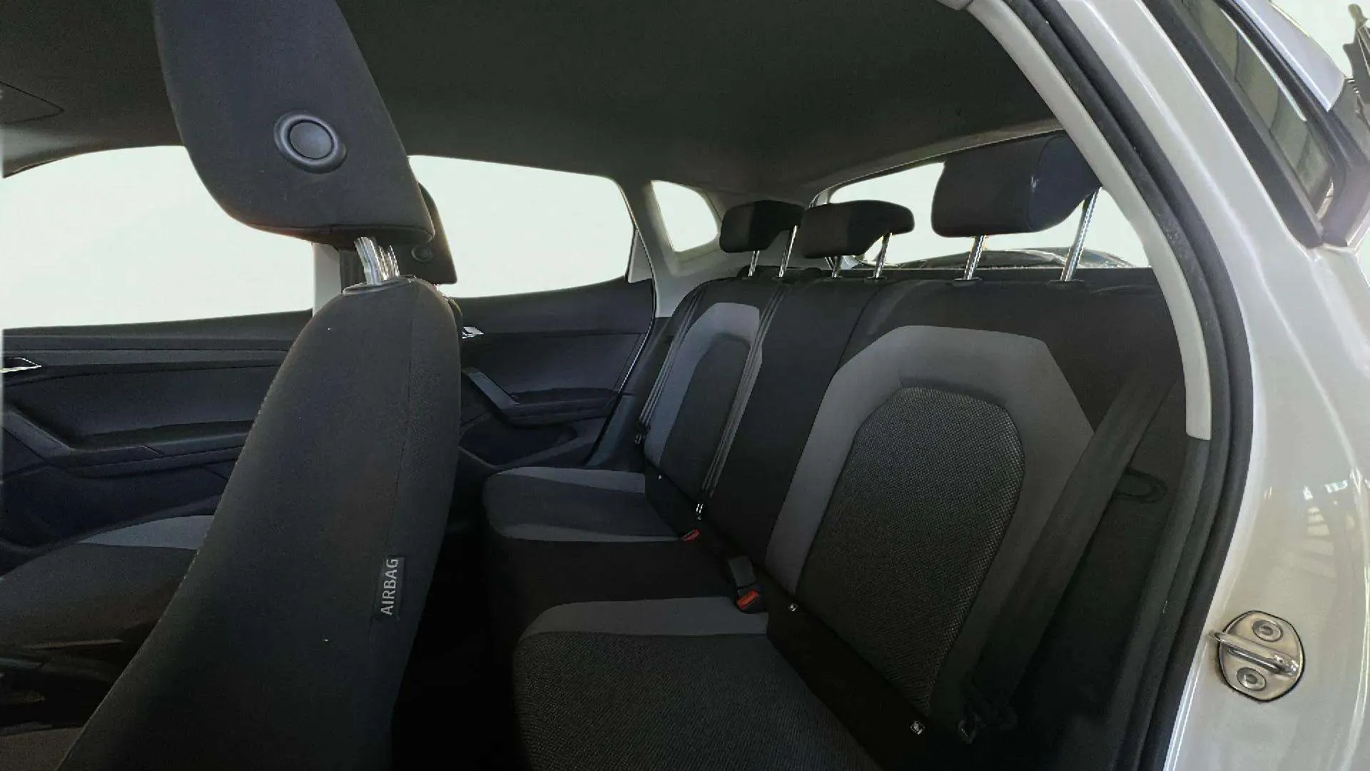 SEAT Arona 1.6 TDI Style Ecomotive - foto 16