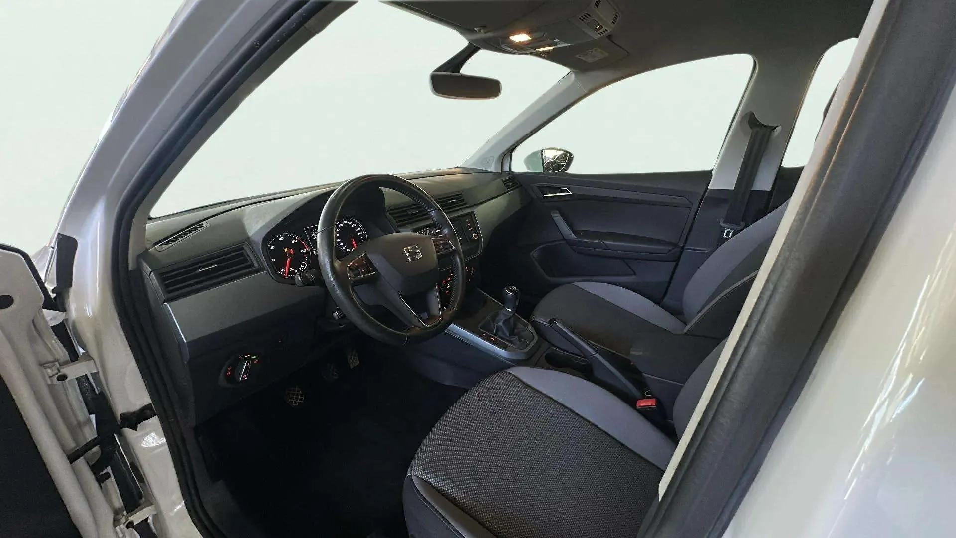 SEAT Arona 1.6 TDI Style Ecomotive - foto 9
