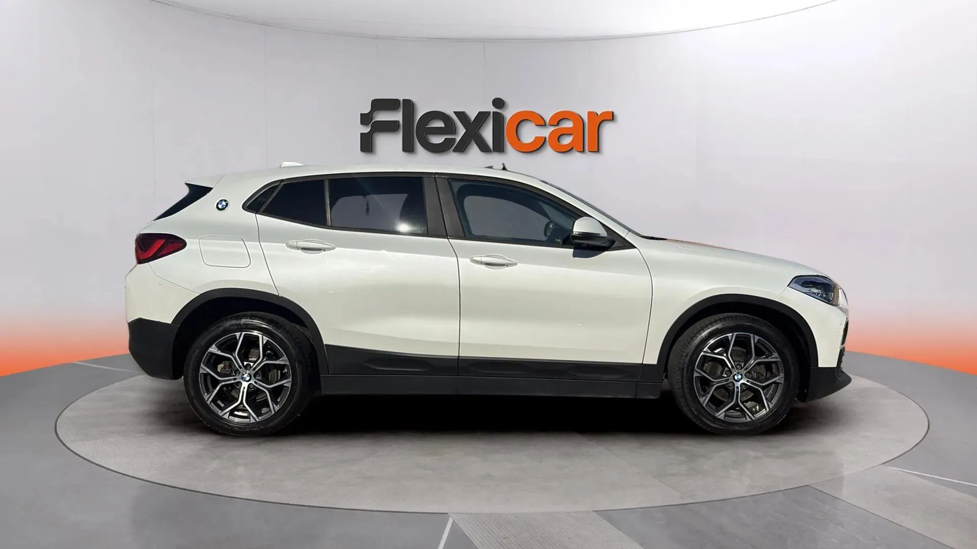 BMW X2 sDrive18i - foto 8