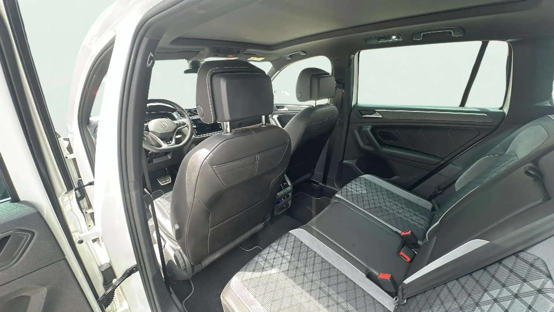 Volkswagen Tiguan R-Line 2.0 TDI DSG - foto 15