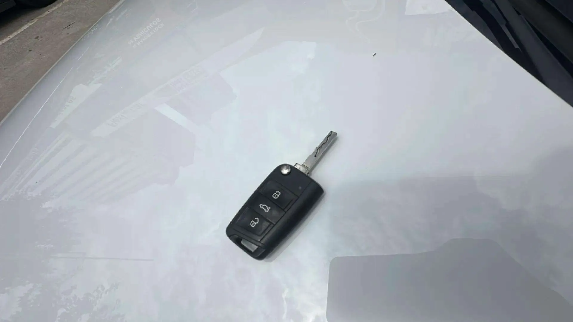 Volkswagen Tiguan R-Line 2.0 TDI DSG - foto 19