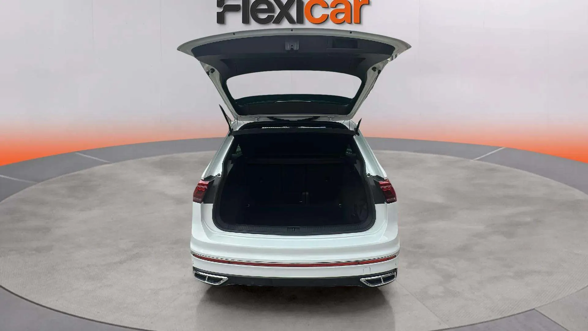 Volkswagen Tiguan R-Line 2.0 TDI DSG - foto 5
