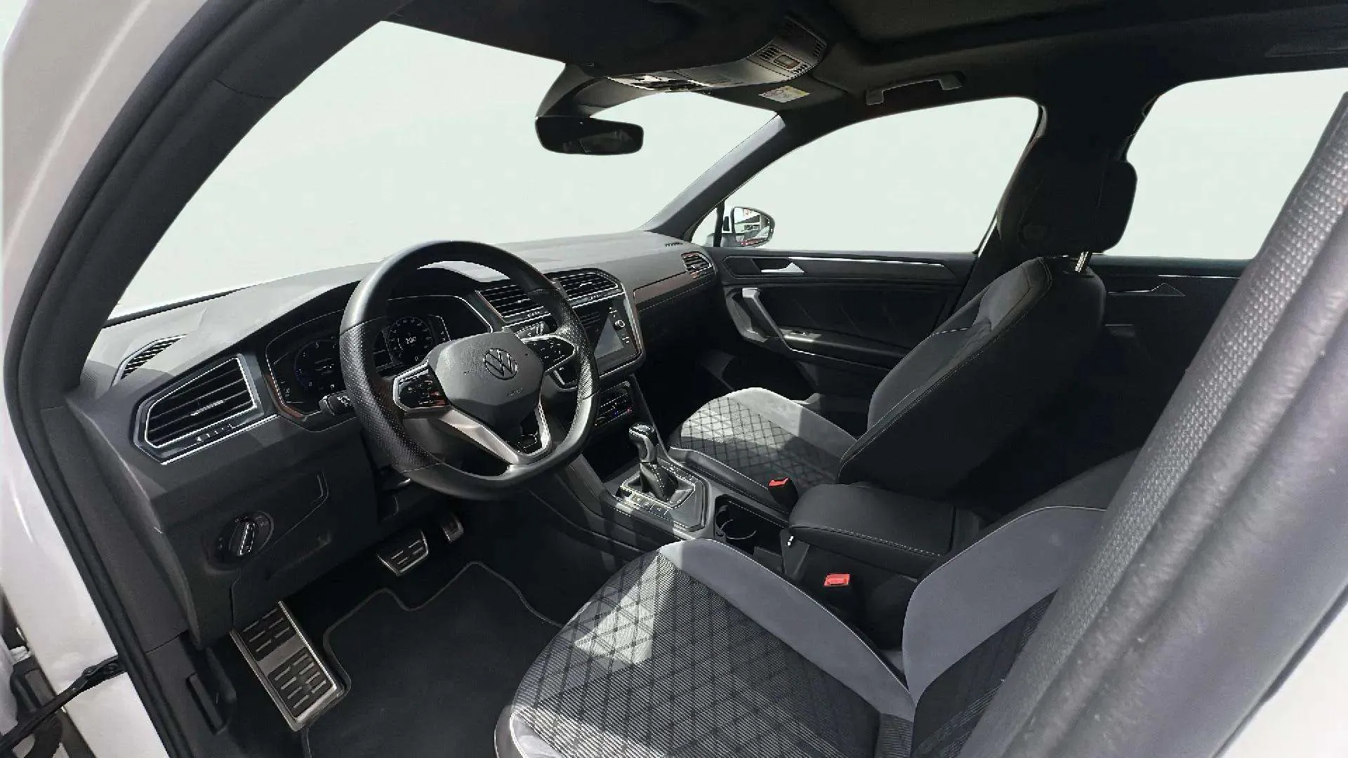 Volkswagen Tiguan R-Line 2.0 TDI DSG - foto 9