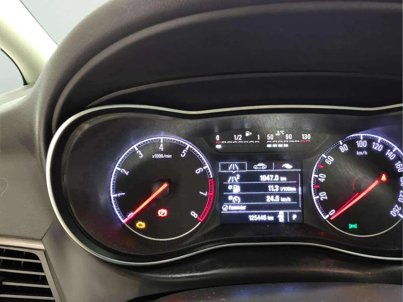 Opel Zafira 1.4 T Excellence 17 - foto 24