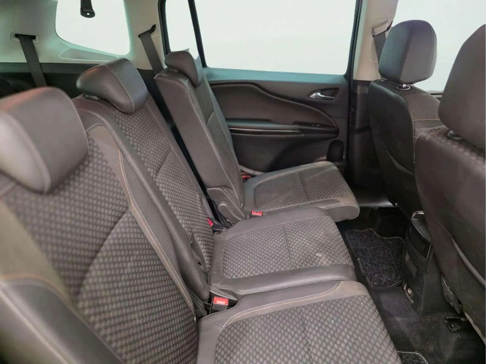 Opel Zafira 1.4 T Excellence 17 - foto 15