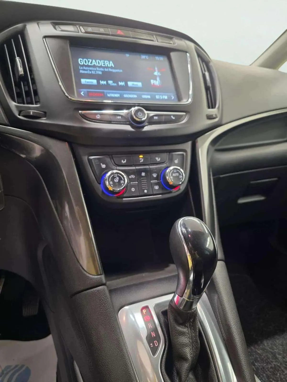 Opel Zafira 1.4 T Excellence 17 - foto 21