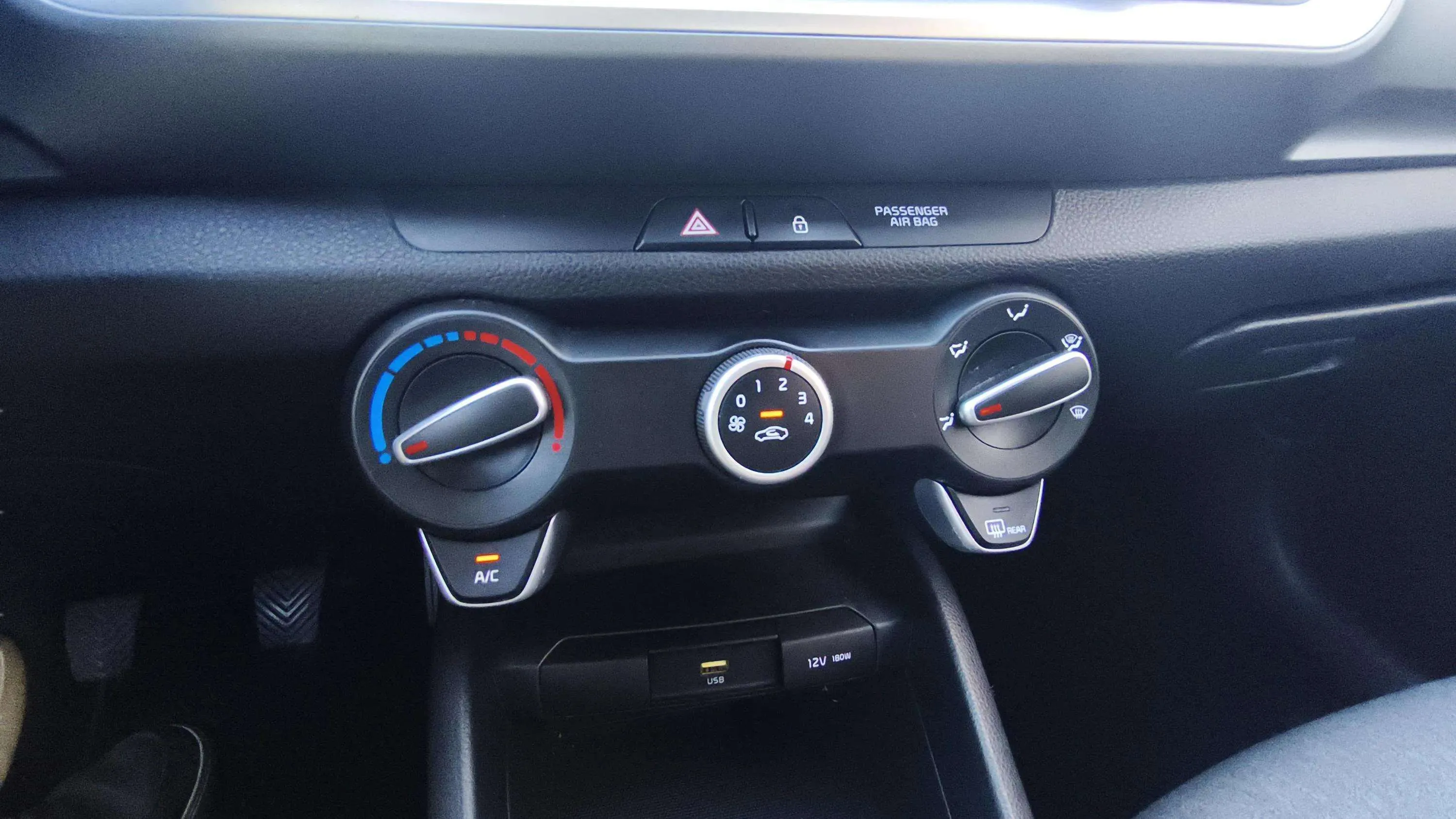 Kia Stonic 1.2 DPi Concept - foto 18