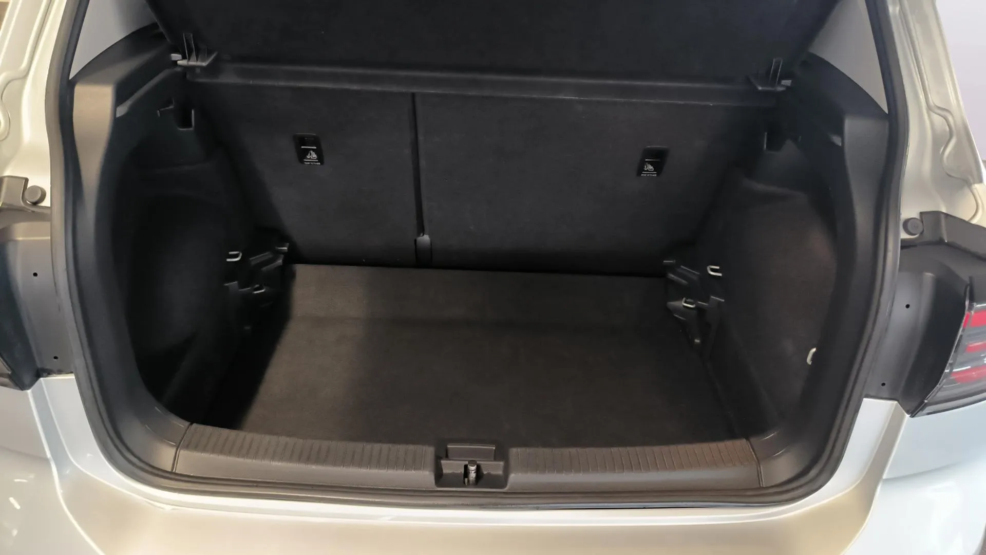 Volkswagen T-Cross Life 1.0 TSI DSG - foto 24