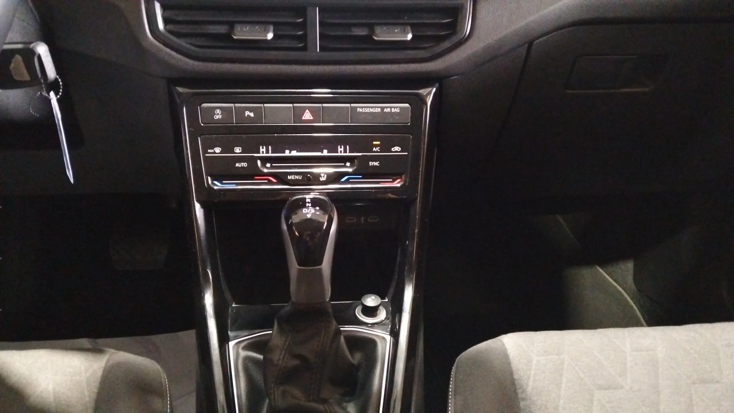 Volkswagen T-Cross Life 1.0 TSI DSG - foto 13