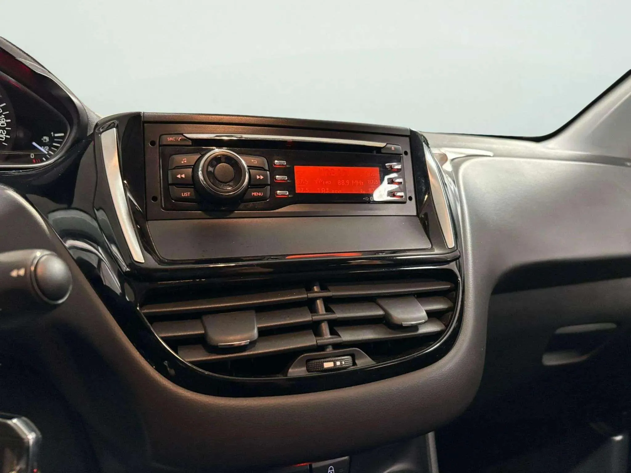 Peugeot 208 Access 1.2L PureTech - foto 17