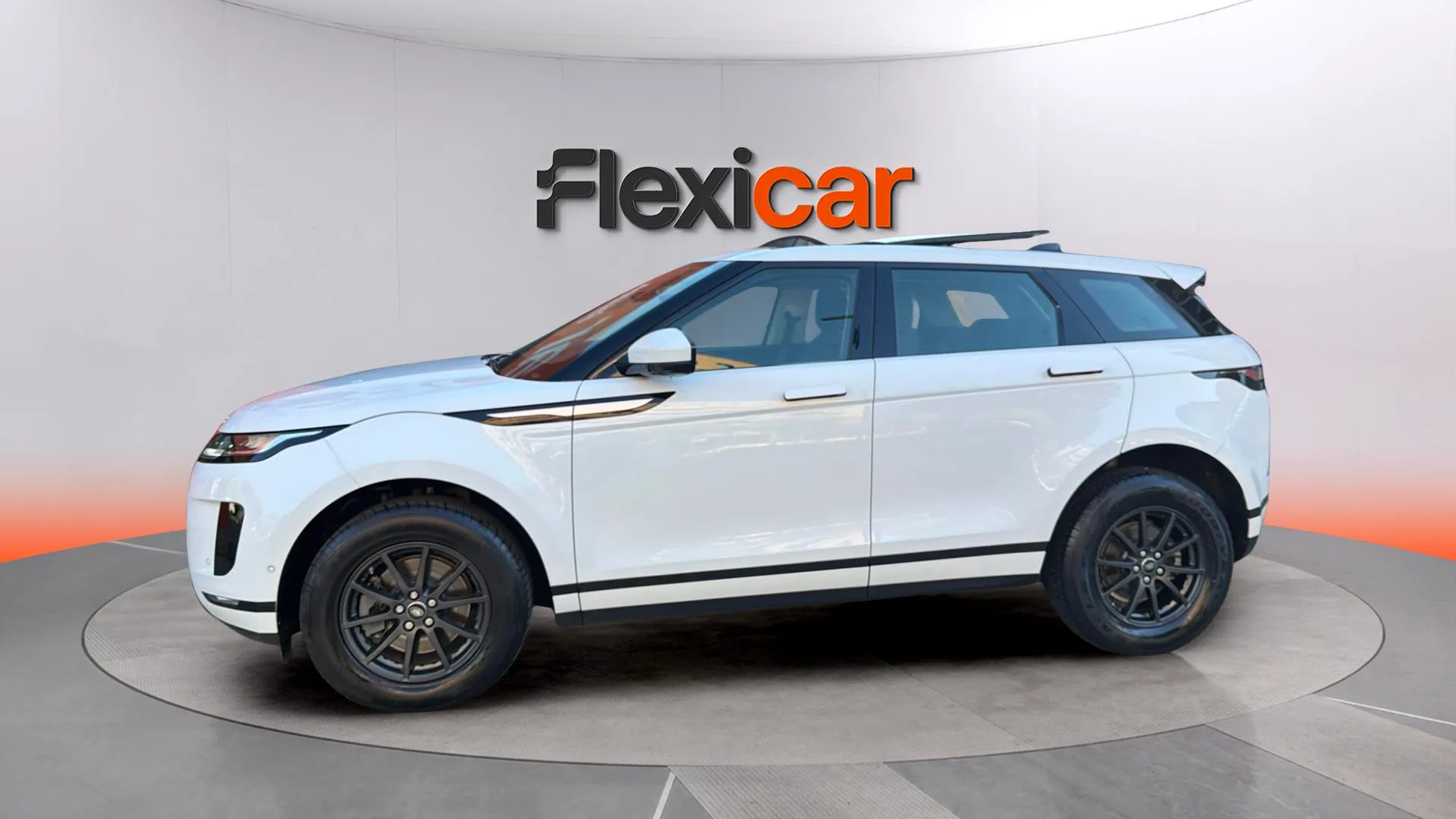 Land Rover Range Rover Evoque 2.0 D150 R-Dynamic FWD - foto 8