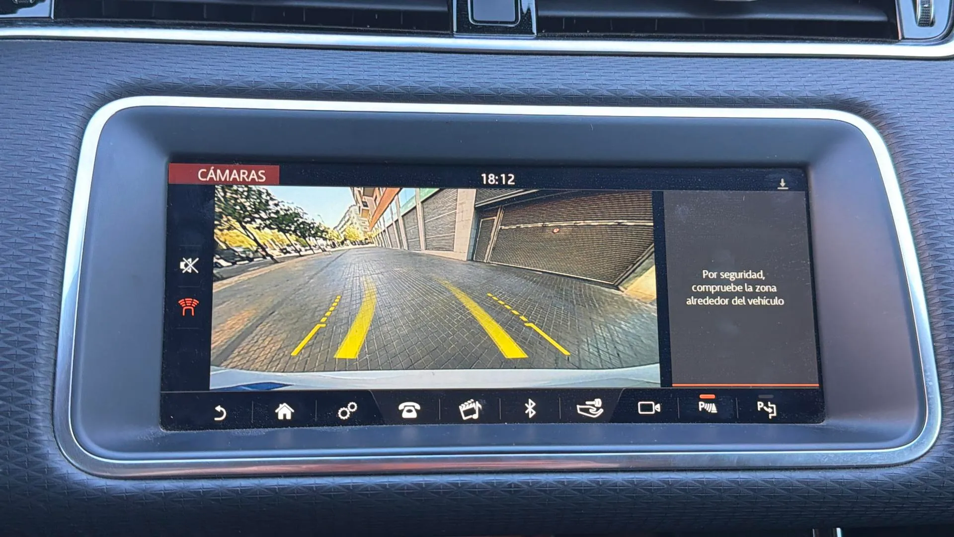Land Rover Range Rover Evoque 2.0 D150 R-Dynamic FWD - foto 16