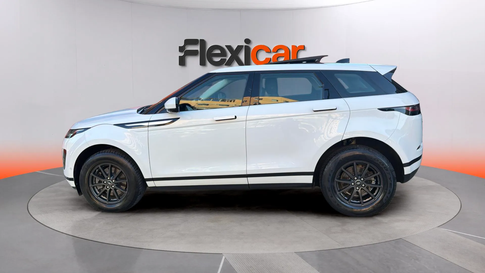 Land Rover Range Rover Evoque 2.0 D150 R-Dynamic FWD - foto 5