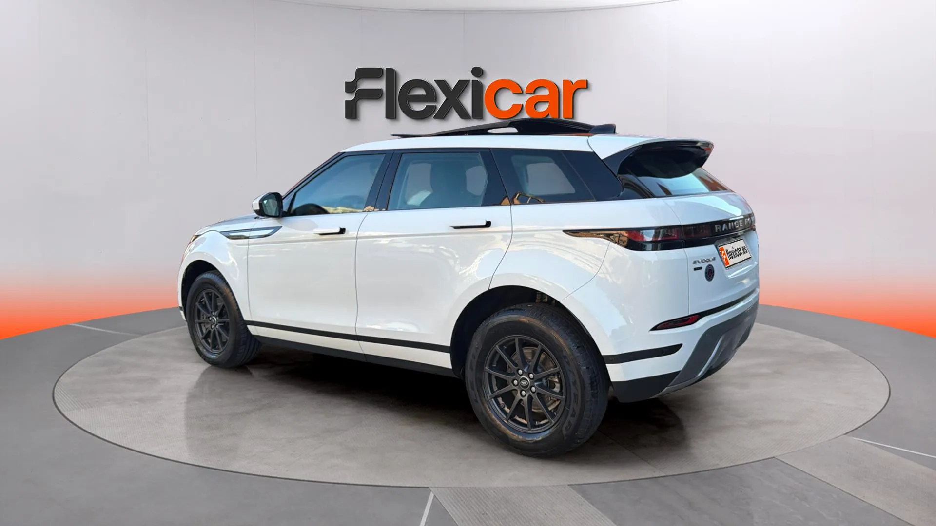 Land Rover Range Rover Evoque 2.0 D150 R-Dynamic FWD - foto 4
