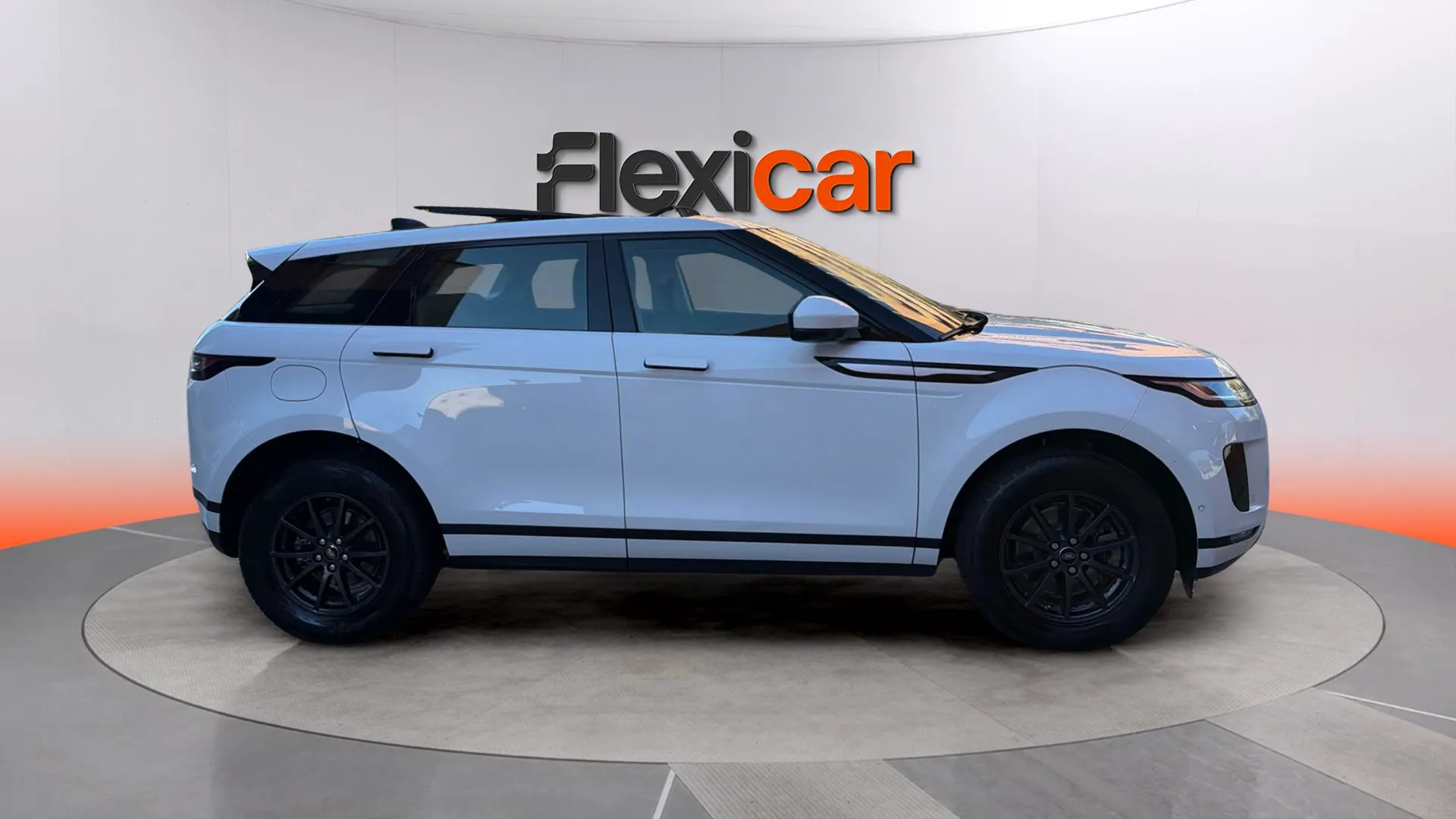 Land Rover Range Rover Evoque 2.0 D150 R-Dynamic FWD - foto 2