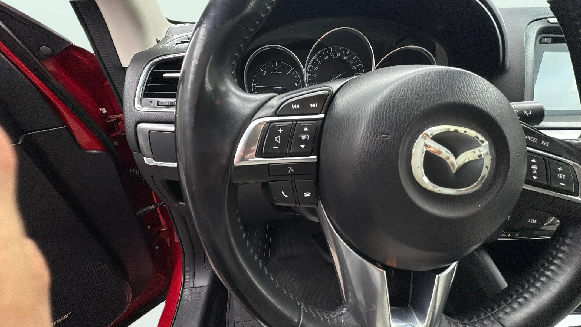 Mazda CX-5 2.2 DE Black Tech Edition 2WD - foto 23