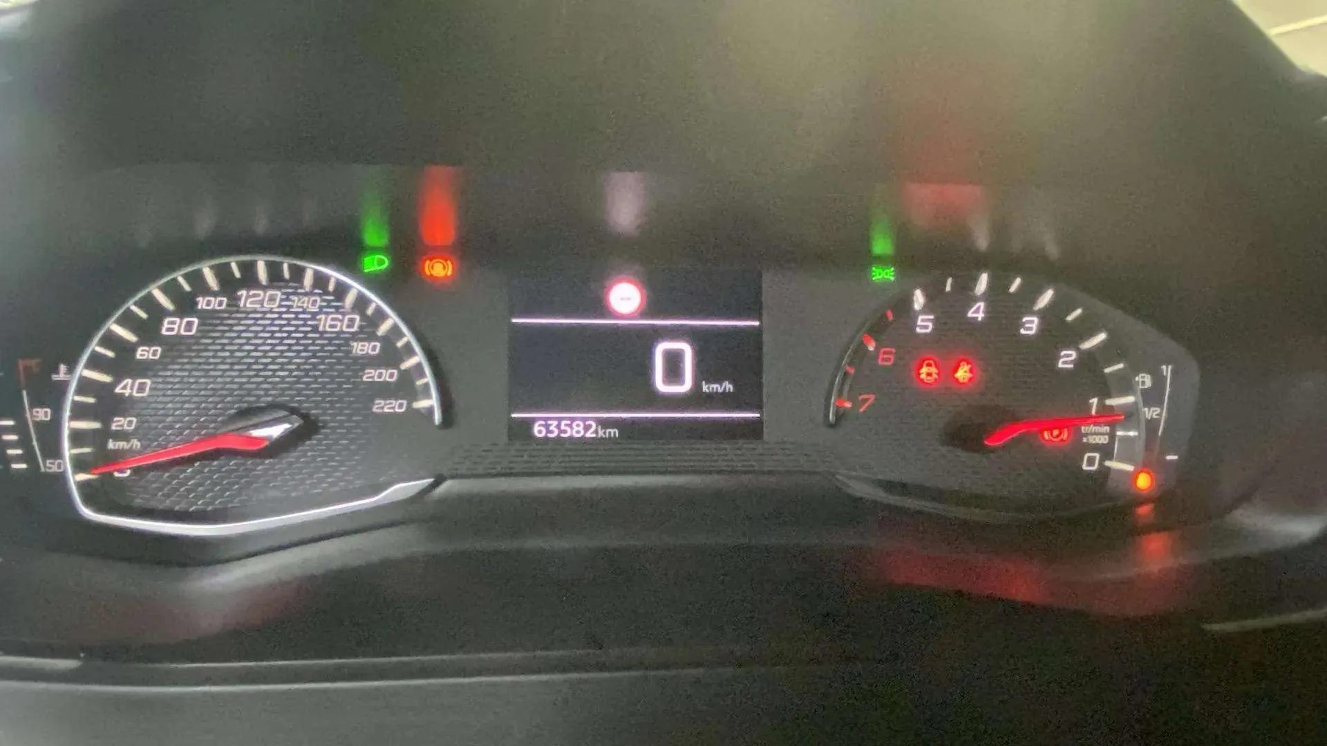 Peugeot 2008 Active Pack PureTech 100 - foto 13