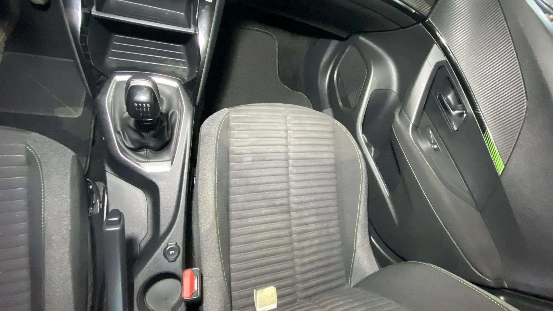 Peugeot 2008 Active Pack PureTech 100 - foto 26