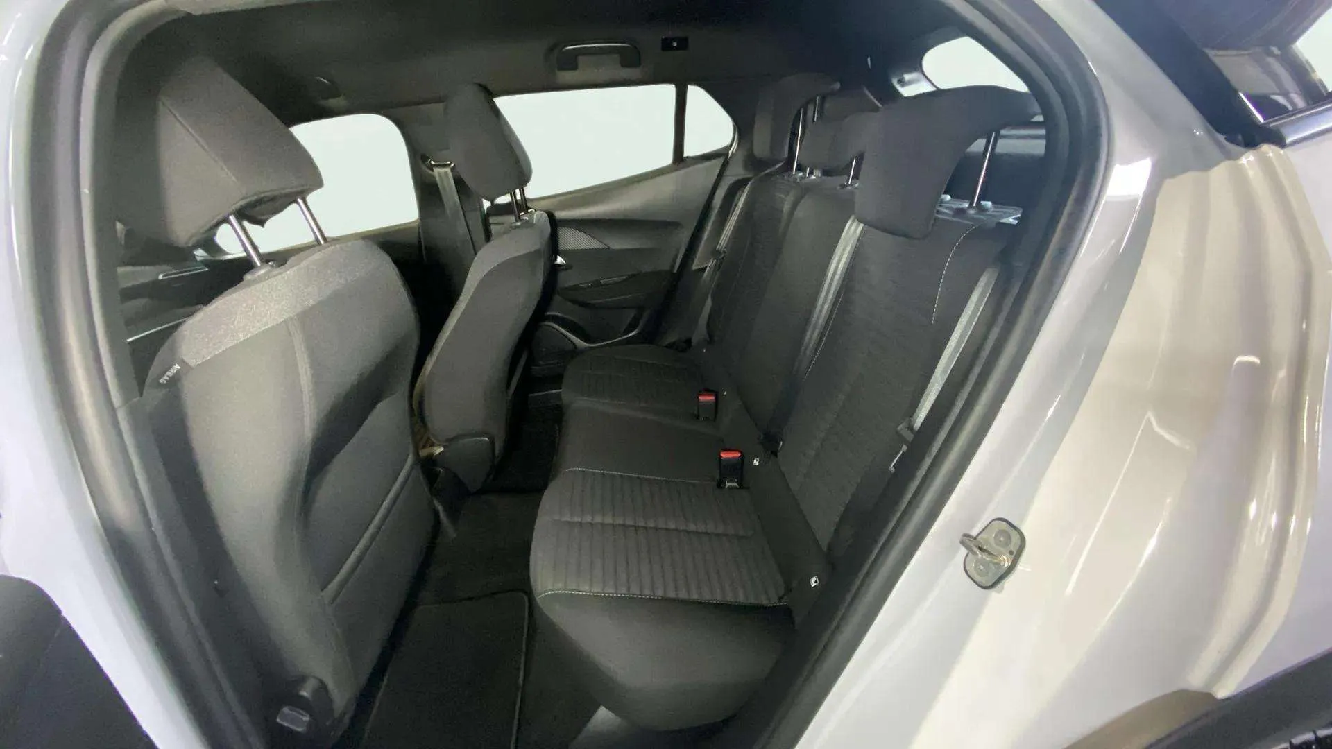 Peugeot 2008 Active Pack PureTech 100 - foto 15