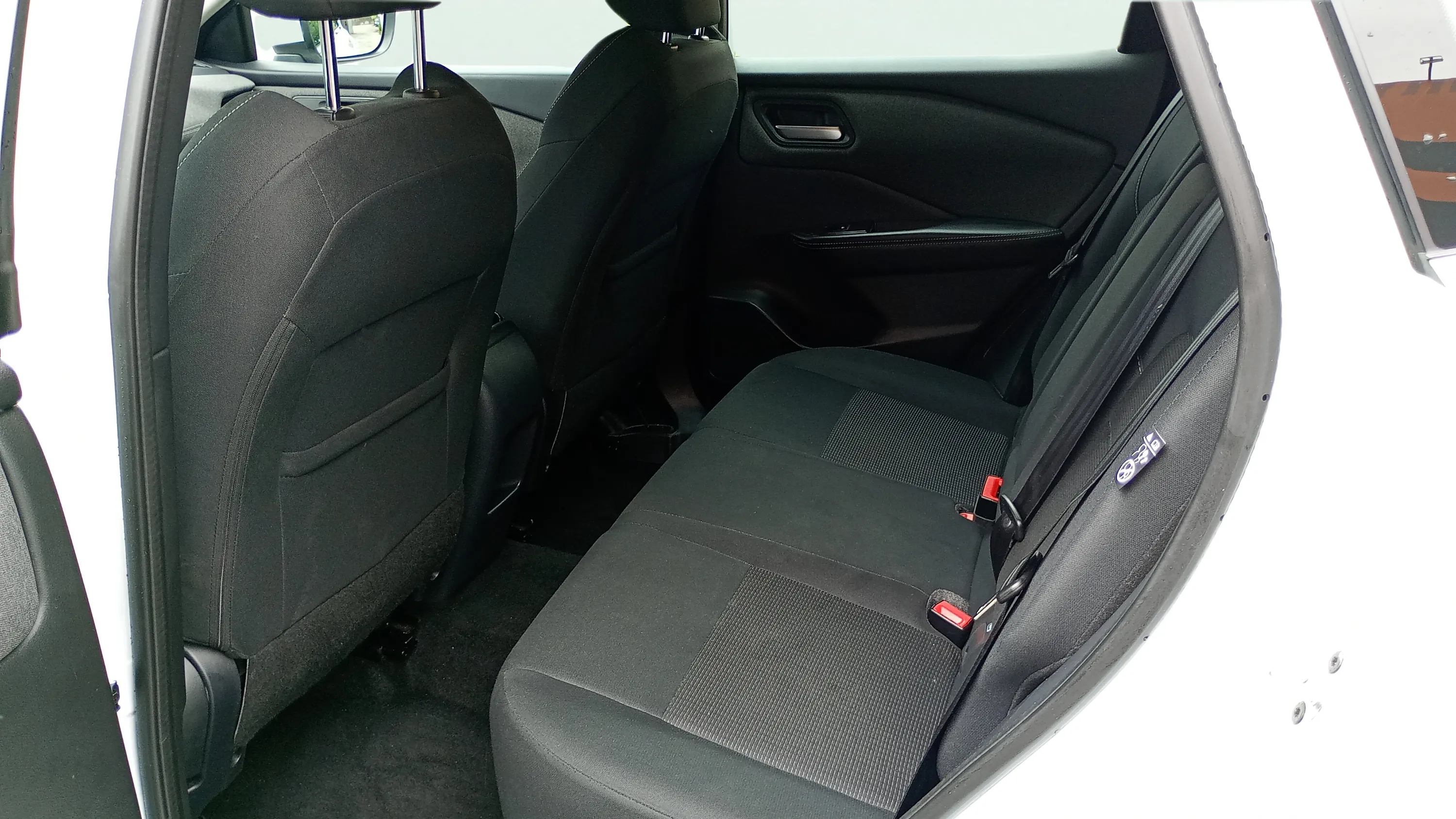 Nissan Qashqai DIG-T mHEV 4x2 Acenta - foto 25