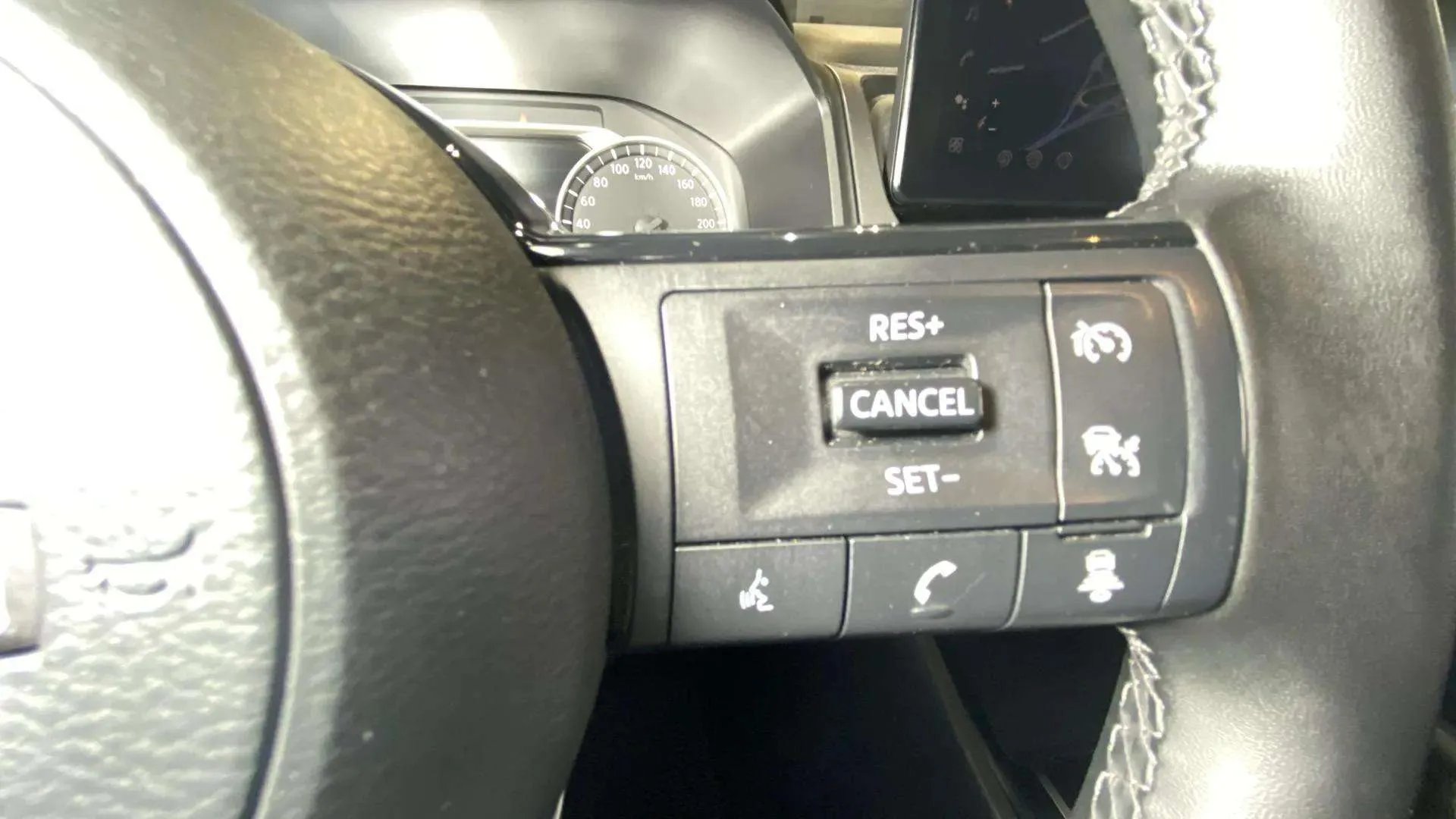 Nissan Qashqai DIG-T mHEV 4x2 Acenta - foto 28