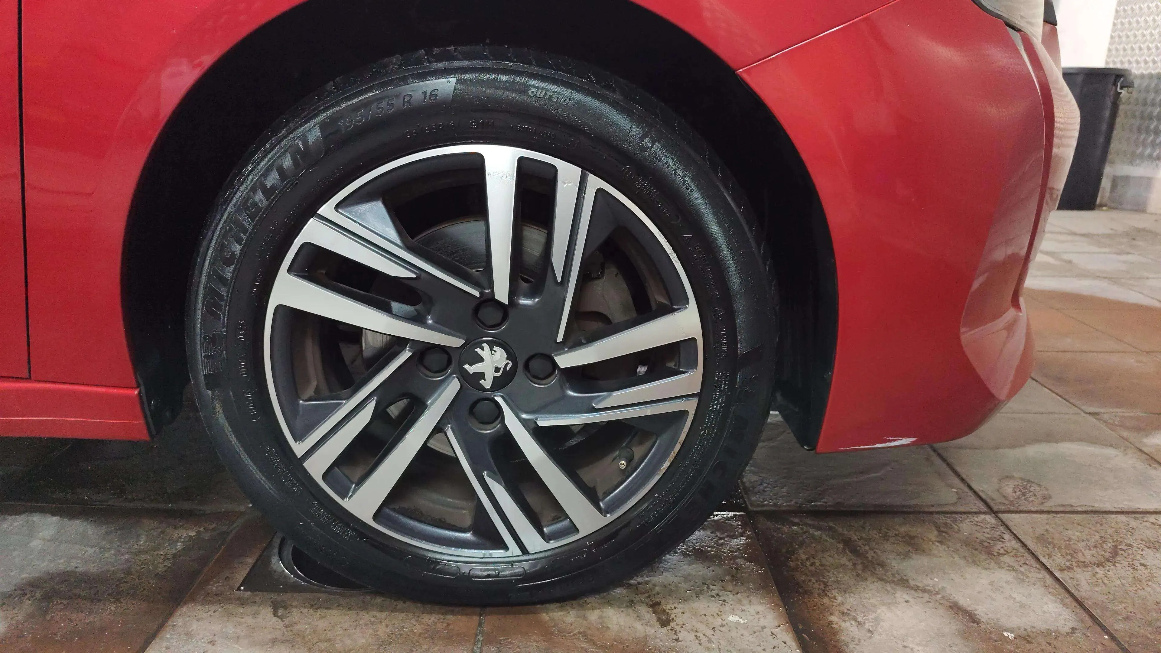 Peugeot 208 PureTech Allure - foto 10