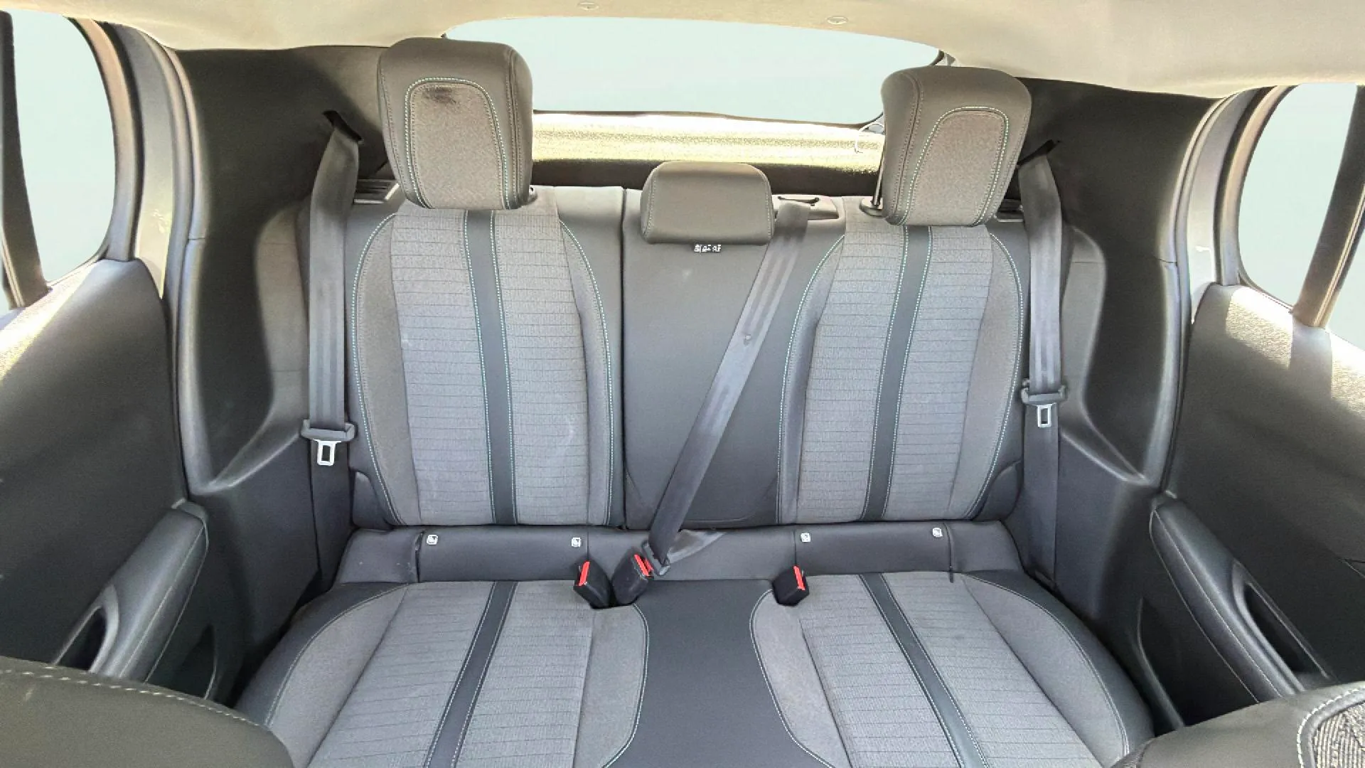 Peugeot 208 PureTech Allure - foto 19