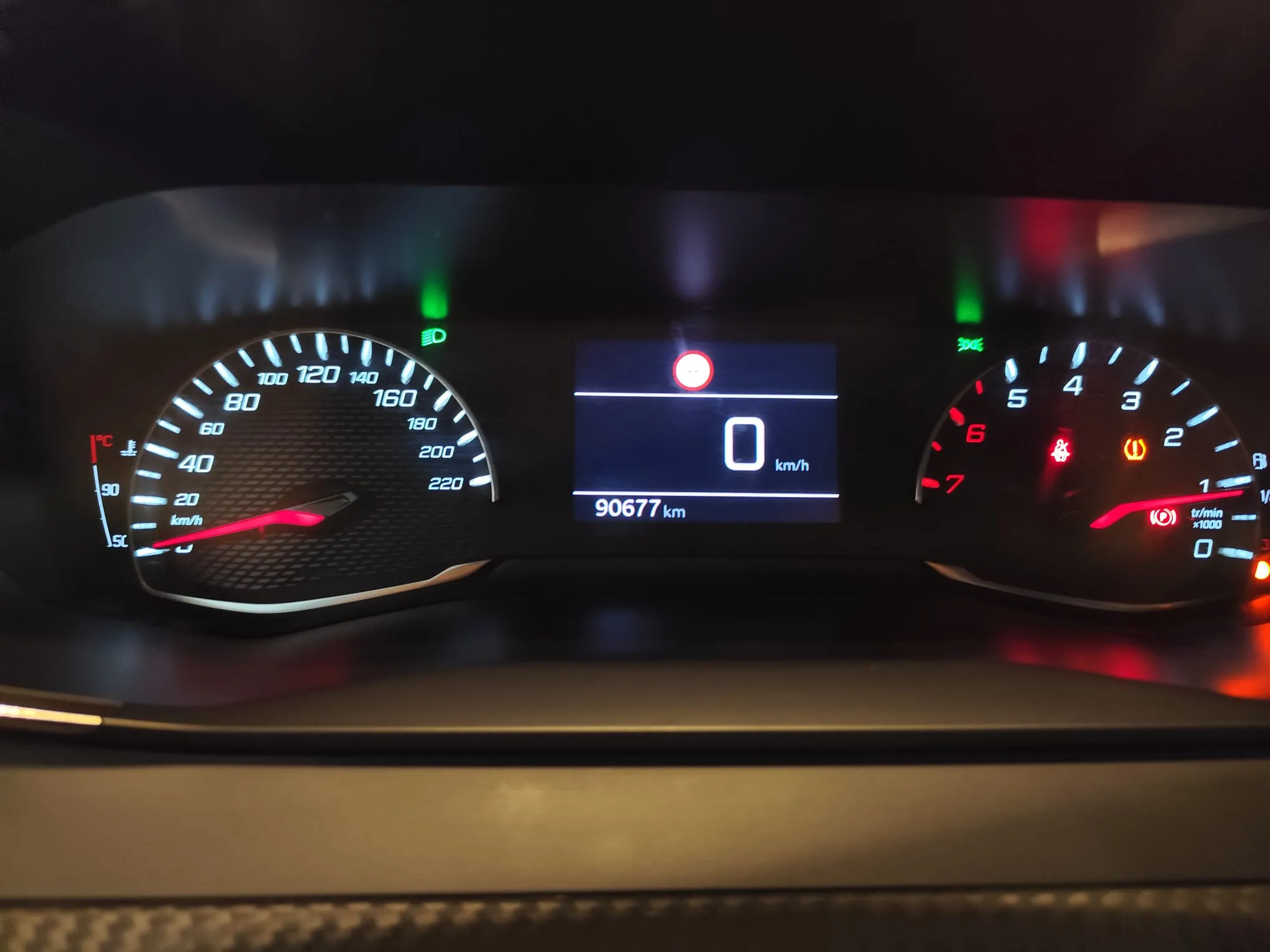 Peugeot 208 PureTech Allure - foto 14